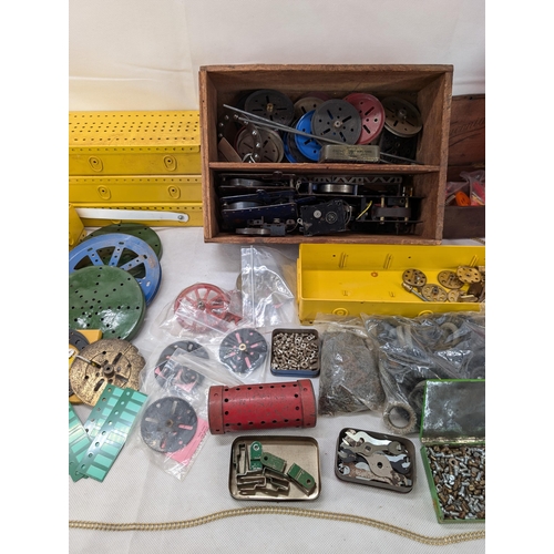 426 - Meccano Bundle (6) Huge Quantity Meccano, Vintage, All Sorts, Motors, Clockworks, Gears, Motors Etc