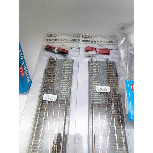 432 - Good Quantity Peco 7 Kato N Gauge Track, Most Boxed and New Including Turntables Etc Good Bundle