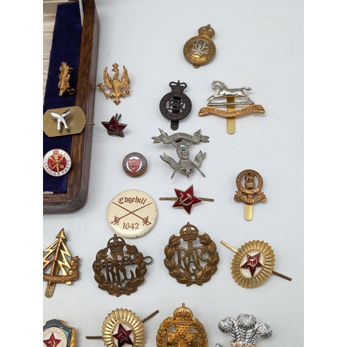 471 - Excellent Group Cap Badges / Pins, Medals, WW2, WW1 Some Nice Examples Here Qty (77)