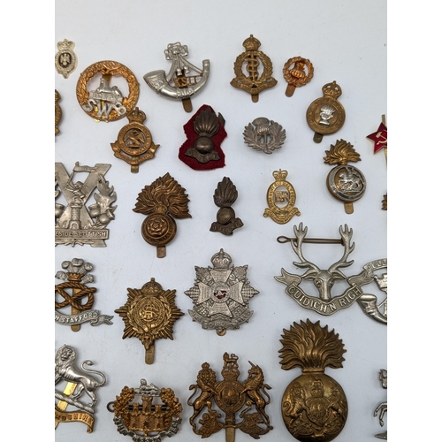 478 - Good Quantity Military Cap Badges WW1 / WW2 All Sorts Including, Argyle, Cuidich Ridge, Bydand Etc Q... 