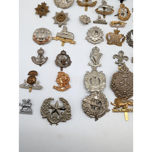 478 - Good Quantity Military Cap Badges WW1 / WW2 All Sorts Including, Argyle, Cuidich Ridge, Bydand Etc Q... 