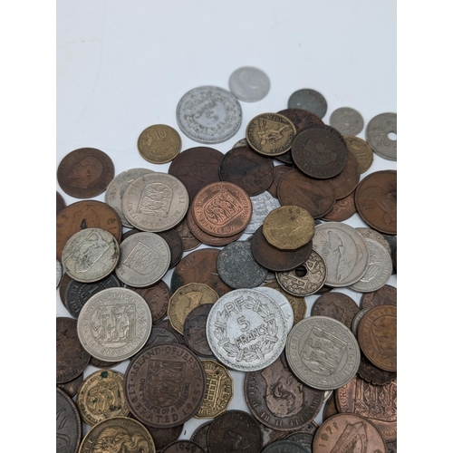 522 - Good Quantity World Currency Some Silver Noted, Threepence Plus Many More