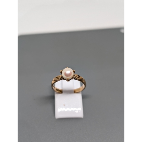 566 - Attractive 9ct Gold & Pearl Ring - 2.51g Hallmarked Size O