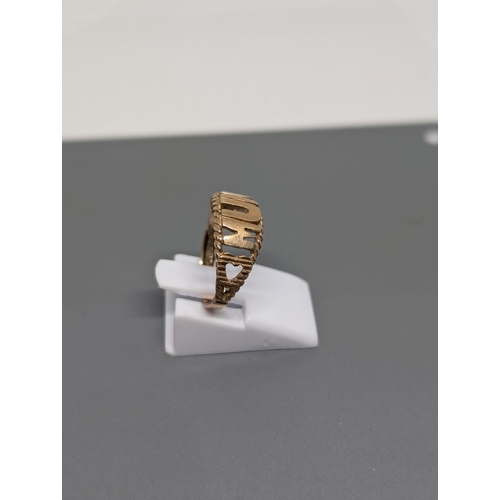 567 - 9ct Gold Mum Ring - Hallmarked 1.98g L/M