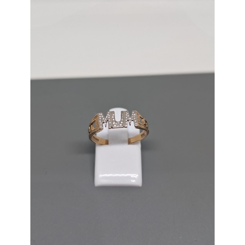 568 - 9ct Gold Mum Ring With Small Inset Diamond - 1.56g Appx Size N