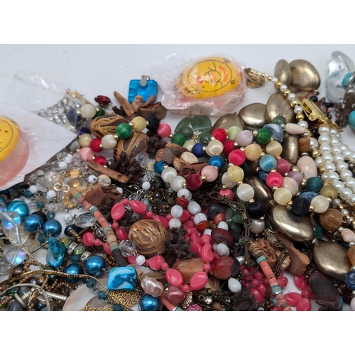 599 - Approx. 5kg of Costume Jewellery.