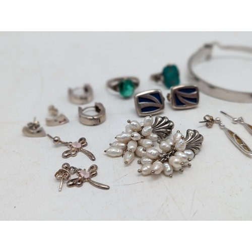 601 - 70.8g Sterling Silver Jewellery. Bangles, Earrings, Rings and Pendants.