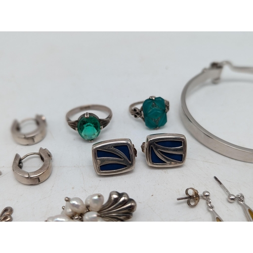 601 - 70.8g Sterling Silver Jewellery. Bangles, Earrings, Rings and Pendants.