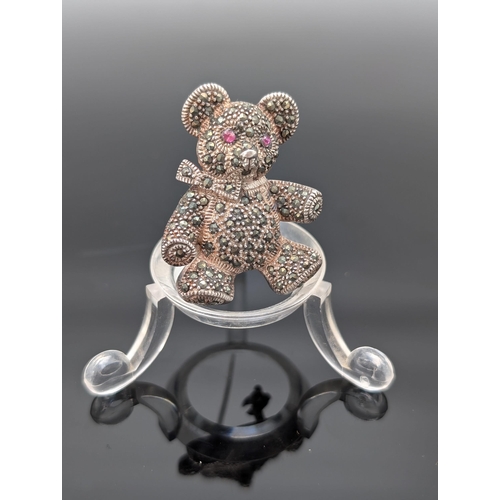 609 - Vintage Sterling Silver, Ruby Eyed Marcasite Bear Brooch - 14g Appx 3.25cm