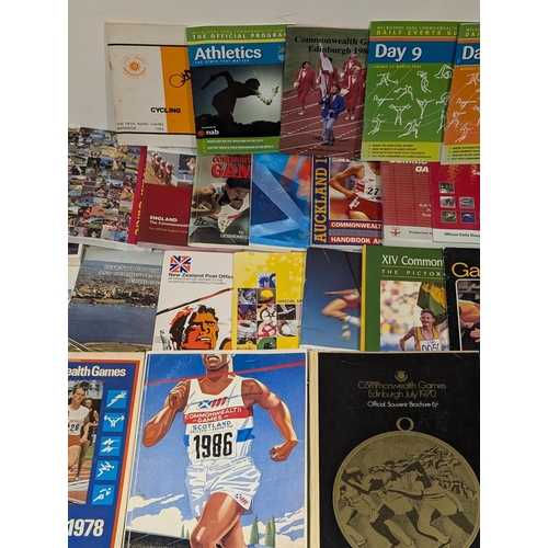 106 - Commonwealth Gams / British Empire Games Very Good Bundle Programmes - Guides Etc Large Quantity