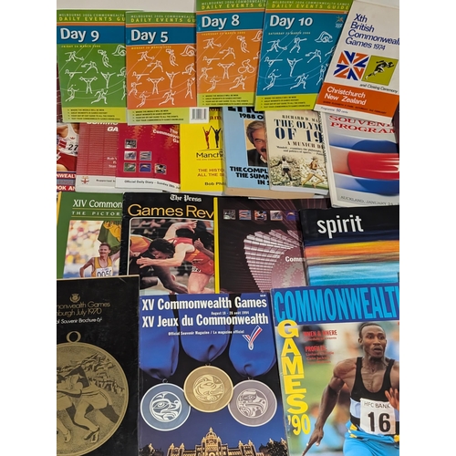 106 - Commonwealth Gams / British Empire Games Very Good Bundle Programmes - Guides Etc Large Quantity