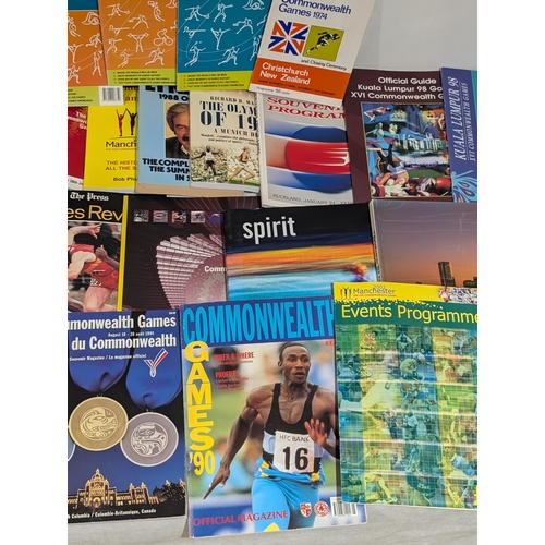 106 - Commonwealth Gams / British Empire Games Very Good Bundle Programmes - Guides Etc Large Quantity