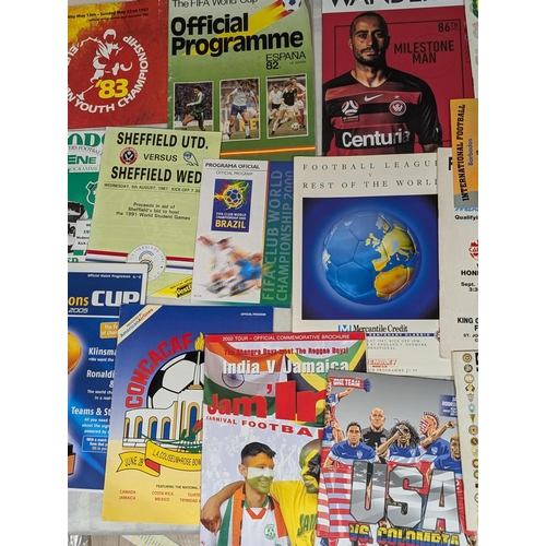 211 - Mixed Bundle Football Programmes, Unusual Competitions Some Vintage World Cup