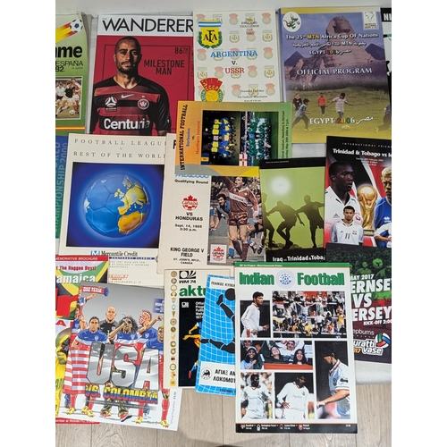 211 - Mixed Bundle Football Programmes, Unusual Competitions Some Vintage World Cup