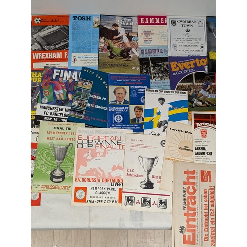 220 - Cup Winners Cup - Good Selection Programmes - 60s Onwards Notably 1965 Munich 1860 V West Ham Nice C... 