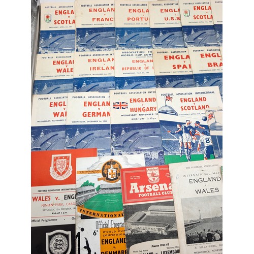 298 - Group 32 England International Programs Mostly 50s Some a Little Earlier & Later, Excellent Bundle