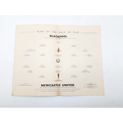 315 - 1951 FA Cup final at Wembley Blackpool v Newcastle Utd match programme 28 April 1951 Overall Fair Ru... 