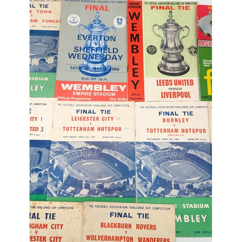 323 - Good Group 12 FA Cup Finals Programmes - 1950s/60s Overall Condition Fair/Good Foxing, Rusty Staples... 