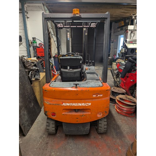 3 - Two Tonne Electric Forklift - With Charger In Good Working Order Jungheinrich Ke 20-66 MK VII A1 314... 