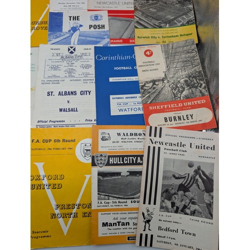 372 - Good Group Mostly 60s Football Programmes, Reading vs City Etc, Nice Bundle FA Cup Etc