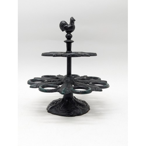 94 - Attractive Cast Iron Kitchen Egg Holder / Kitchen Roll Holder With Chicken Motif