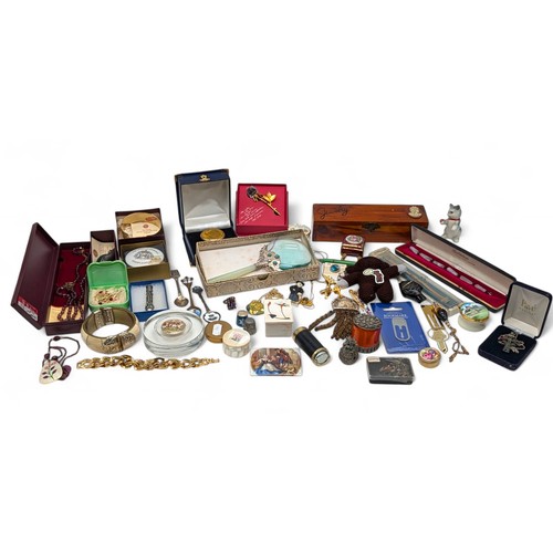 218 - Mixed Group Collectables, Including Trinket Pots, Jewellery, Magnifying Glass, Brooch's Plus Loads M... 