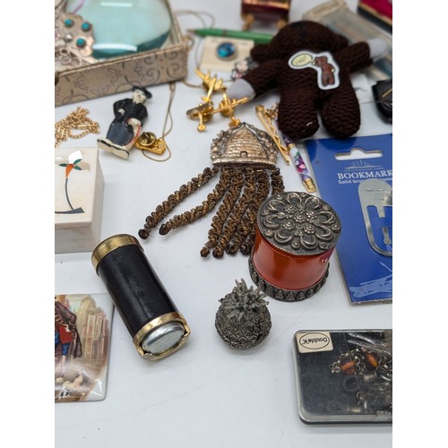 218 - Mixed Group Collectables, Including Trinket Pots, Jewellery, Magnifying Glass, Brooch's Plus Loads M... 