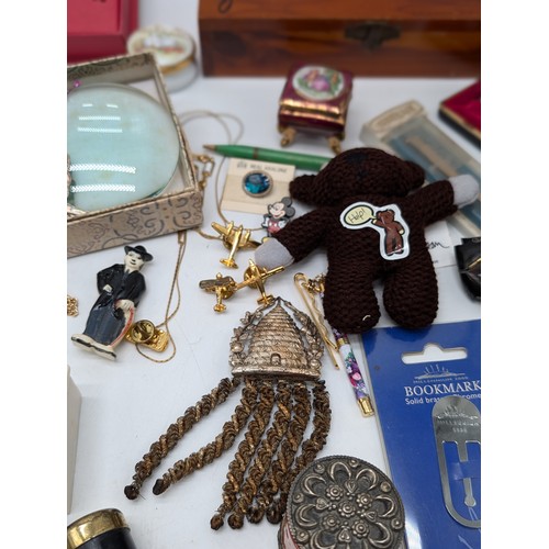 218 - Mixed Group Collectables, Including Trinket Pots, Jewellery, Magnifying Glass, Brooch's Plus Loads M... 