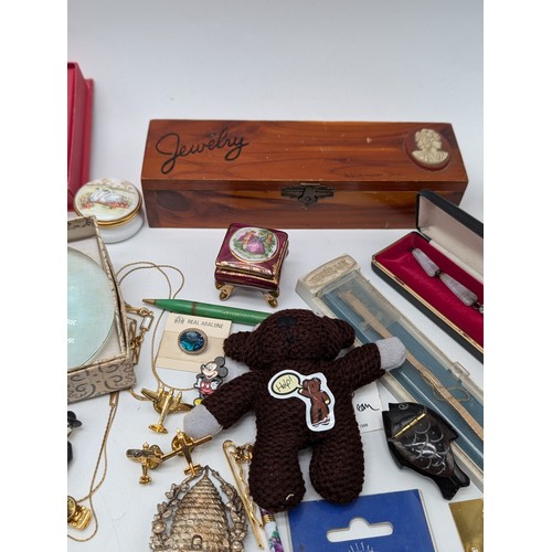 218 - Mixed Group Collectables, Including Trinket Pots, Jewellery, Magnifying Glass, Brooch's Plus Loads M... 