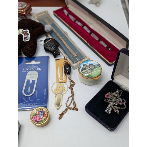 218 - Mixed Group Collectables, Including Trinket Pots, Jewellery, Magnifying Glass, Brooch's Plus Loads M... 