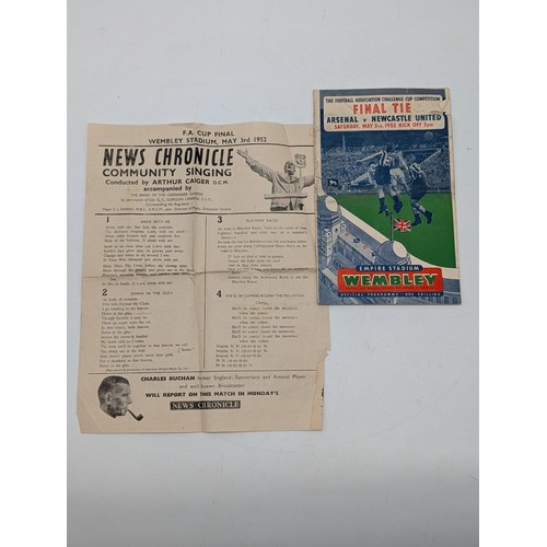 229 - 1952 FA Cup Final Programme With Song Sheet - Arsenal V Newcastle Slight Tear Upper Right Staples Sl... 