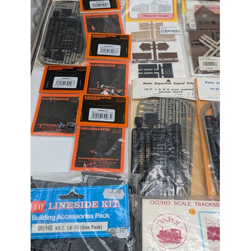 405 - Good Mostly Sealed N Gauge Bundle Accessories, Peco, Gaugemaster, Wills,  KRS, Loads Here !