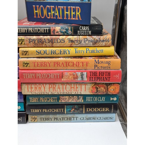 436 - Terry Pratchett - Group 44 Novels, Including Signed Second Impression Hogfather, Ex Library First Ed... 