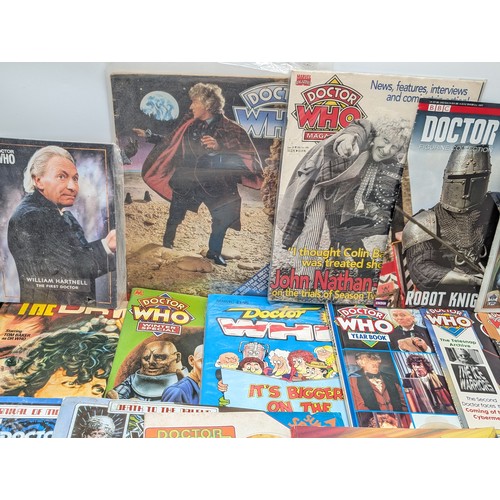 440 - Vintage Dr Who Comic / Reference Bundle Plus 5 Blakes 7 Comics - All Generally in Good Order