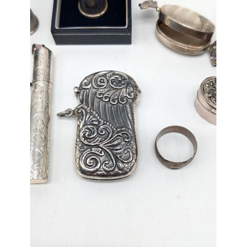 476 - 109.32g Sterling Silver Group, Including Thimble Holders, Pill Pots, Matchbox, Sewing Case, Cheroot ... 