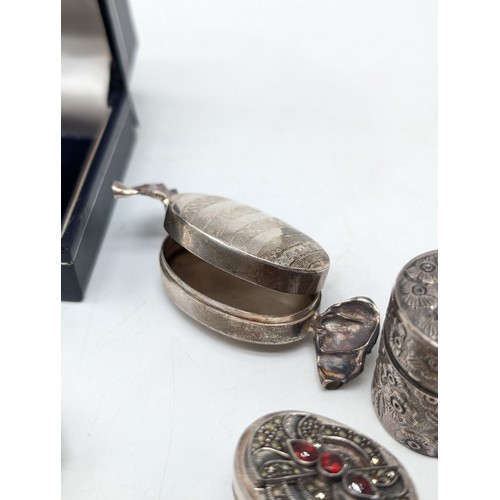 476 - 109.32g Sterling Silver Group, Including Thimble Holders, Pill Pots, Matchbox, Sewing Case, Cheroot ... 