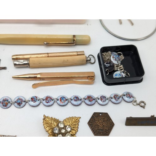 478 - Eclectic Group Mixed Vintage Jewellery, Some 9ct Gold Noted, Small Gold Cameo, 9ct Earings, Brooches... 