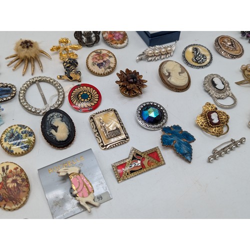 483 - Large Bundle Vintage Brooches, Cameos, Dragonflies All Sorts Here !