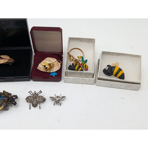 484 - Good Bundle Vintage Bee Brooches / Bee Related Items, Including Sterling Silver Brooch Plus Amber Br... 