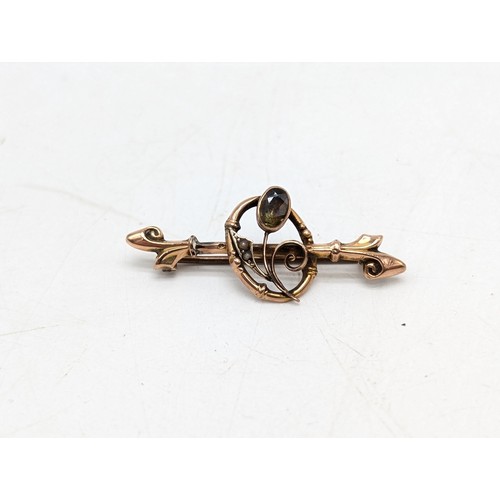 495 - Attractive 9ct Brooch - With Attractive Art Deco Floral Decoartion - 1.95g