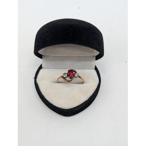 490 - Antique Marked Goldsafil Ring - With Attratcive Red and Clear Stones