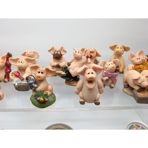 200 - A Large Group of Unboxed Piggin Figures, All In Excellent Condition