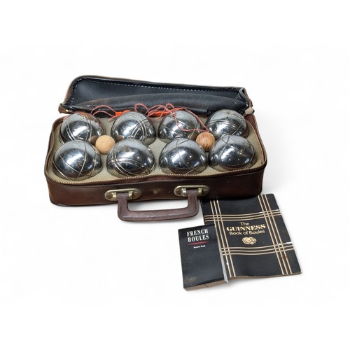 273 - A Complete Set of Vintage Guinness Boules In Original Carryall