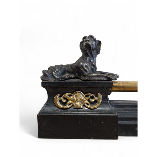 5 - An Elegant Antique 19th Century Fireplace Fender, Brass & Cast With Attractive Seated Dogs 95x19cm