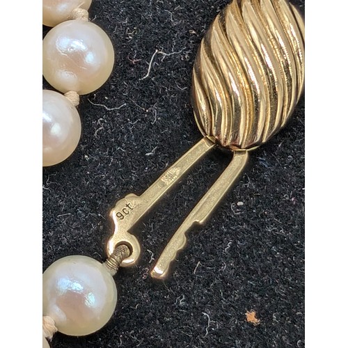 468C - Attractive Vintage Pearl Necklace With 9c Gold Clasps -  20