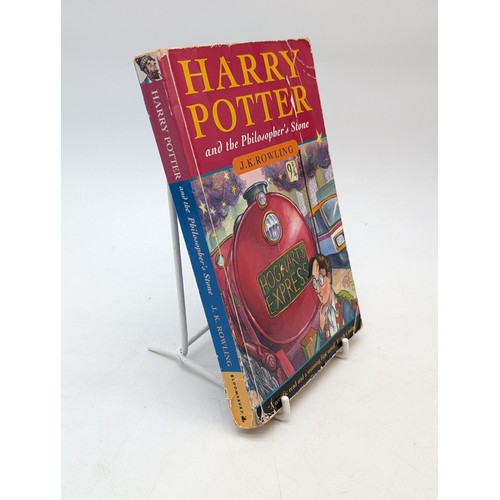 411B - Rowling, J. K First Edition, First Impression Harry Potter And The Philosophers Stone - Paperback -
... 