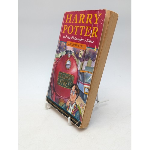 411B - Rowling, J. K First Edition, First Impression Harry Potter And The Philosophers Stone - Paperback -
... 