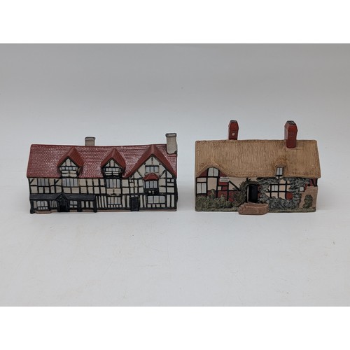 126 - (2) W. H Goss Models, Shakespeare's House & Anne Hathaways Cottage Both in Good Order
