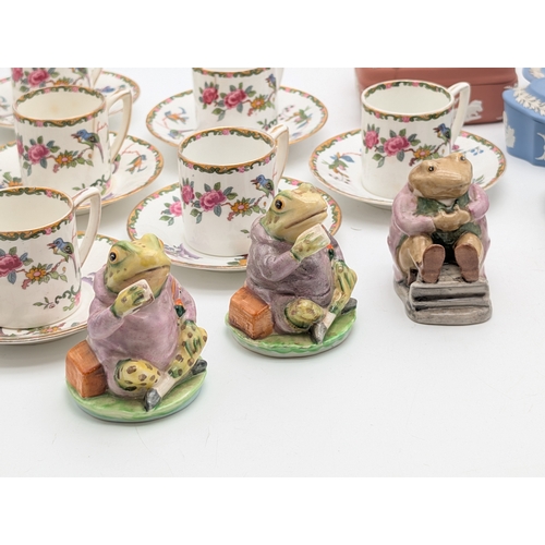 377 - Mixed ceramics and collectables, including KLM Delft houses, Wedgwood Jasperware, Grafton China and ... 