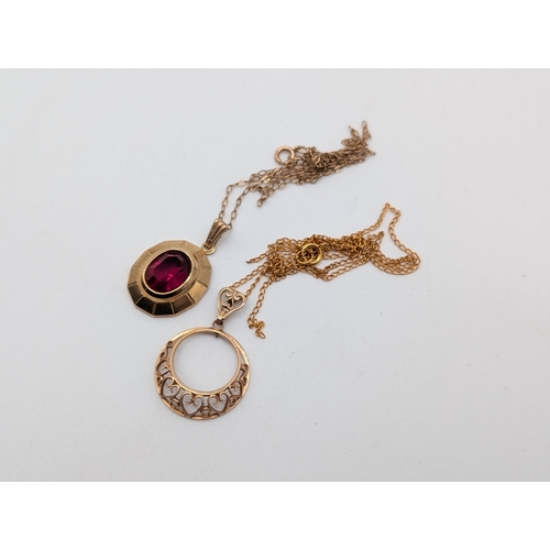 676 - A small group of 9ct gold jewellery, comprising an oval red stone pendant in stepped mount on fine-l... 